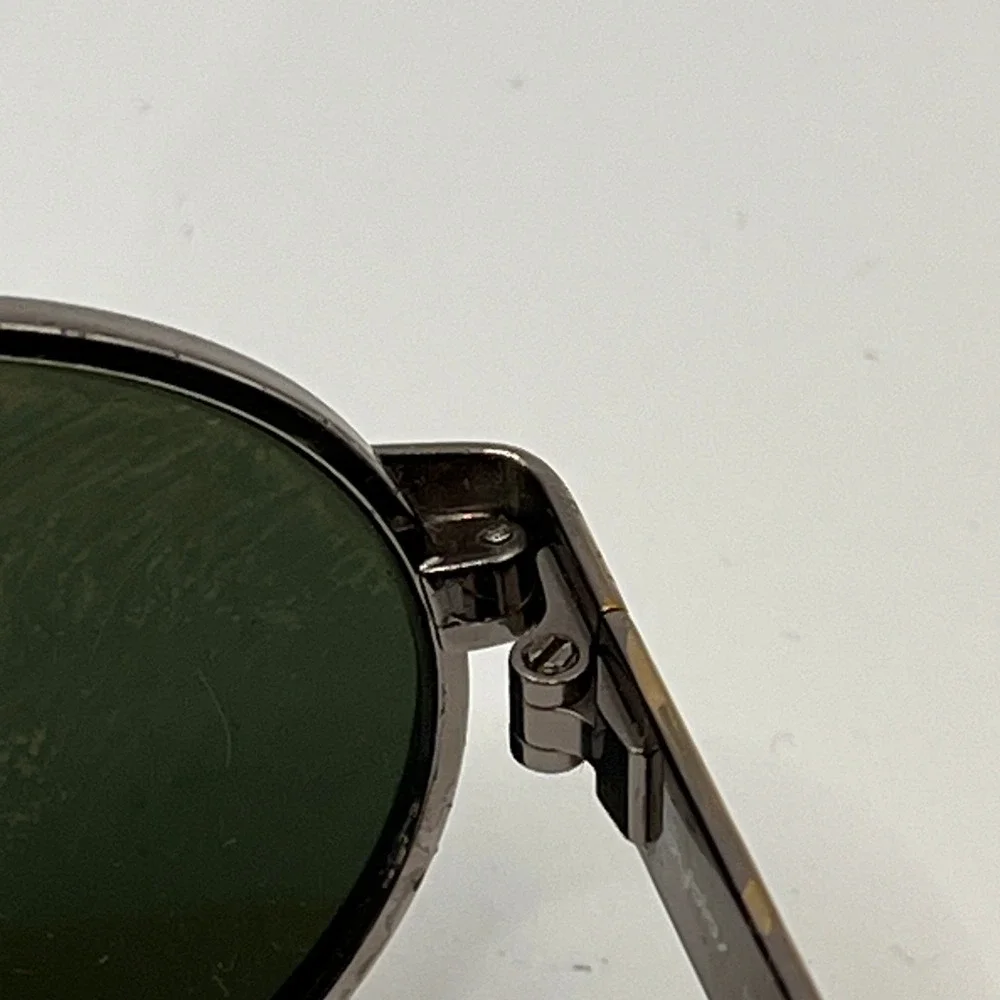 Byblos 570-S Oval Sunglasses Gold Tone Metal Green Lenses Made in Italy‎ Small